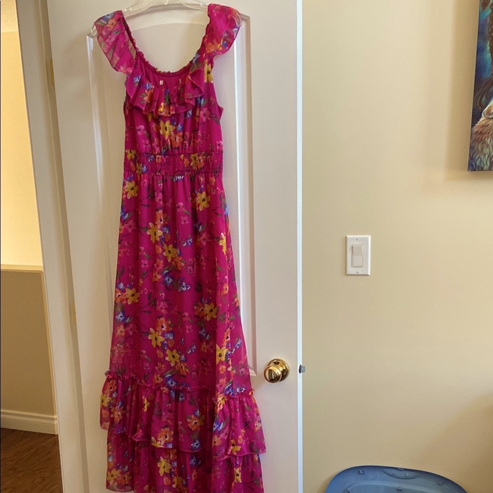 Absolutely cute floral tiered maxi dress